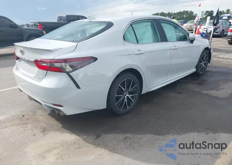 2024 Toyota Camry Se z USA, uszkodzony, nr VIN 4T1G11AK4RU207381